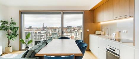 Réfrigérateur, micro-ondes, four, lave-vaisselle