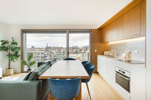 Fridge, microwave, oven, dishwasher - GuestReady - Central Park in Porto (Porto)