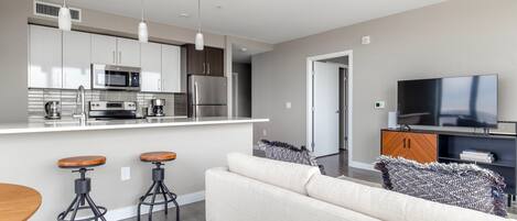 Télévision, chaîne hi-fi