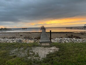Beach towels - Luxury cottage on the bay/ private pier/Flour Bluff/15 min. to the beach!  (Corpus Christi)