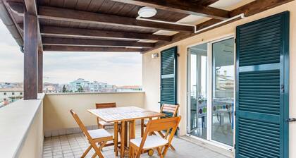 GuestHost - House of Oliver-Apt x4 with terrace and parking!