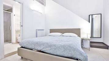 3 chambres, fer et planche à repasser, Wi-Fi, draps fournis