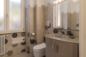 Douche, bidet
