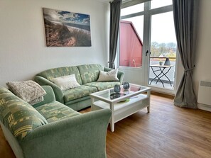 TV, ping pong, stereo