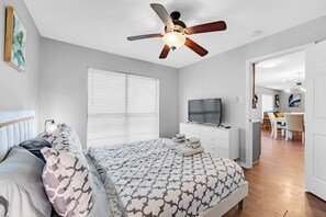 5 bedrooms, iron/ironing board, WiFi, bed sheets