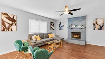 TV, fireplace