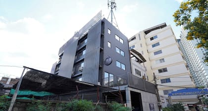 RQ Bangkok Huai Khwang by Collection O