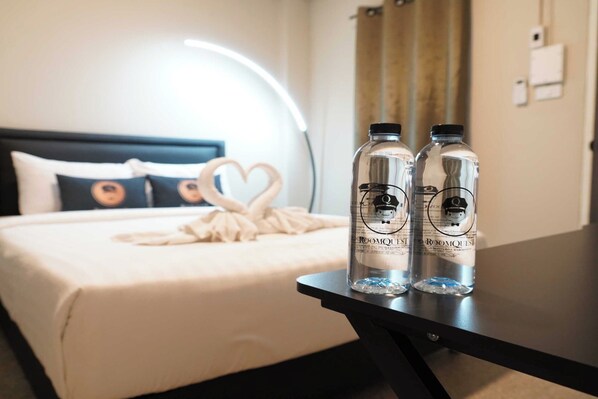 Superior Double Room | Desk, free WiFi, bed sheets - RQ Bangkok Huai Khwang by Collection O (Bangkok)