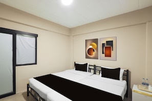 Superior Twin Room | Desk, free WiFi, bed sheets