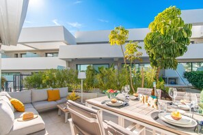 Outdoor dining - Casa La Cala Valvega, Mijas Costa, Spain (Mijas Costa)