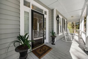 Exterior detail - Serene Golf Course retreat nestled in the heart of DeBordieu (Georgetown)