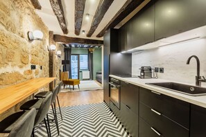 Réfrigérateur, micro-ondes, four, lave-vaisselle