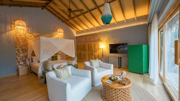 Sunrise Villa with Private Pool | Italienische BettbezĂŒge von Frette, hochwertige Bettwaren