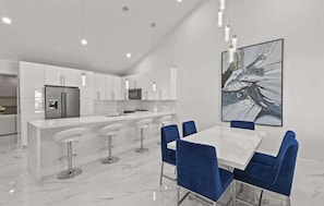 Dining - GORGEOUS & MODERN 3/3 LUXURY HOME, JUST MINUTES FROM BEACH, FAMILY FRIENDLY   (West Palm Beach)