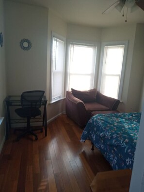 Interior - 1 bedroom with free parking (Schenectady)