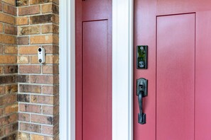 Exterior detail - Hot Tub | Built in Fire Pit | Fenced Yard for Kids (Fargo)