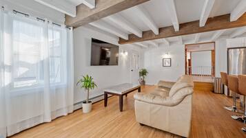 Smart-tv en tafelvoetbal