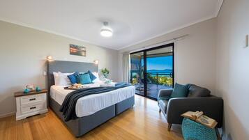 4 bedrooms, desk, iron/ironing board, WiFi