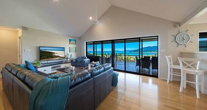 Nautilus on Nara - Spacious Airlie Beach Holiday Home with Ocean Views + Private Pool