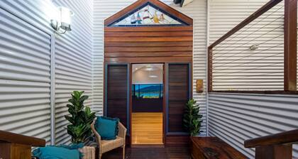 Nautilus on Nara - Spacious Airlie Beach Holiday Home with Ocean Views (Pets on