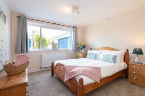 4 quartos, ferros/tábuas de passar roupa, Wi-Fi de cortesia