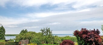 Holiday Home 'Large holiday home with lake view' with private terrace and Wi-Fi