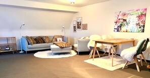 TV - Apartment 'Tannenduft' with Balcony and Wi-Fi (Freudenstadt)