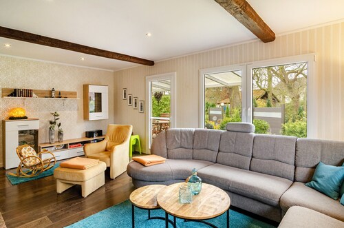 Vacation Home "Nordsee 9 Personen" with Private Terrace, Private Garden & Wi-Fi