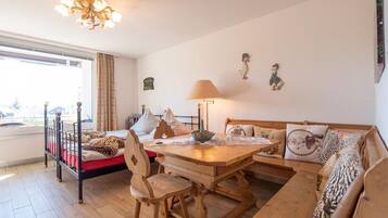 1 sovrum, strykjÀrn/strykbrÀda, gratis wi-fi och sÀngklÀder