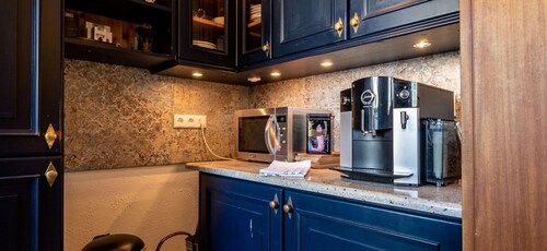 Ferienwohnung 'Bodenseeromantik - Wasserburg' mit Bergblick, Balkon und WLAN