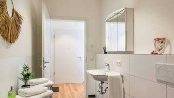 Dutxa, assecador de cabells i tovalloles