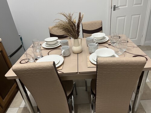 Comfortable, spacious Two bedroom house close to Etihad Stadium