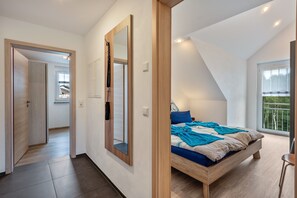 2 bedrooms, iron/ironing board, free WiFi, bed sheets - Apartment 'Alpenpanorama, 76qm, 2 Schlafräume' with Mountain View, Shared Terrace and Wi-Fi (Höchenschwand)