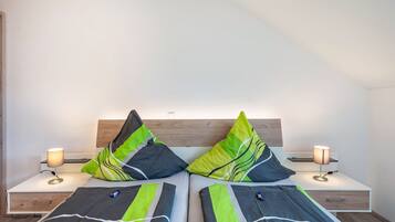 2 makuuhuonetta, silitysrauta/-lauta, ilmainen Wi-Fi, vuodevaatteet