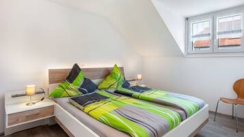 2 bedrooms, desk, iron/ironing board, free WiFi