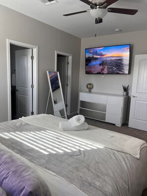 4 bedrooms, iron/ironing board, WiFi, bed sheets