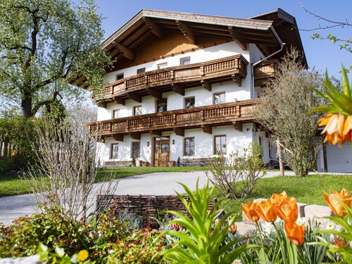 Moderne Dachgeschosswohnung am Bauernhof