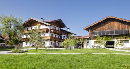 Moderne Dachgeschosswohnung am Bauernhof