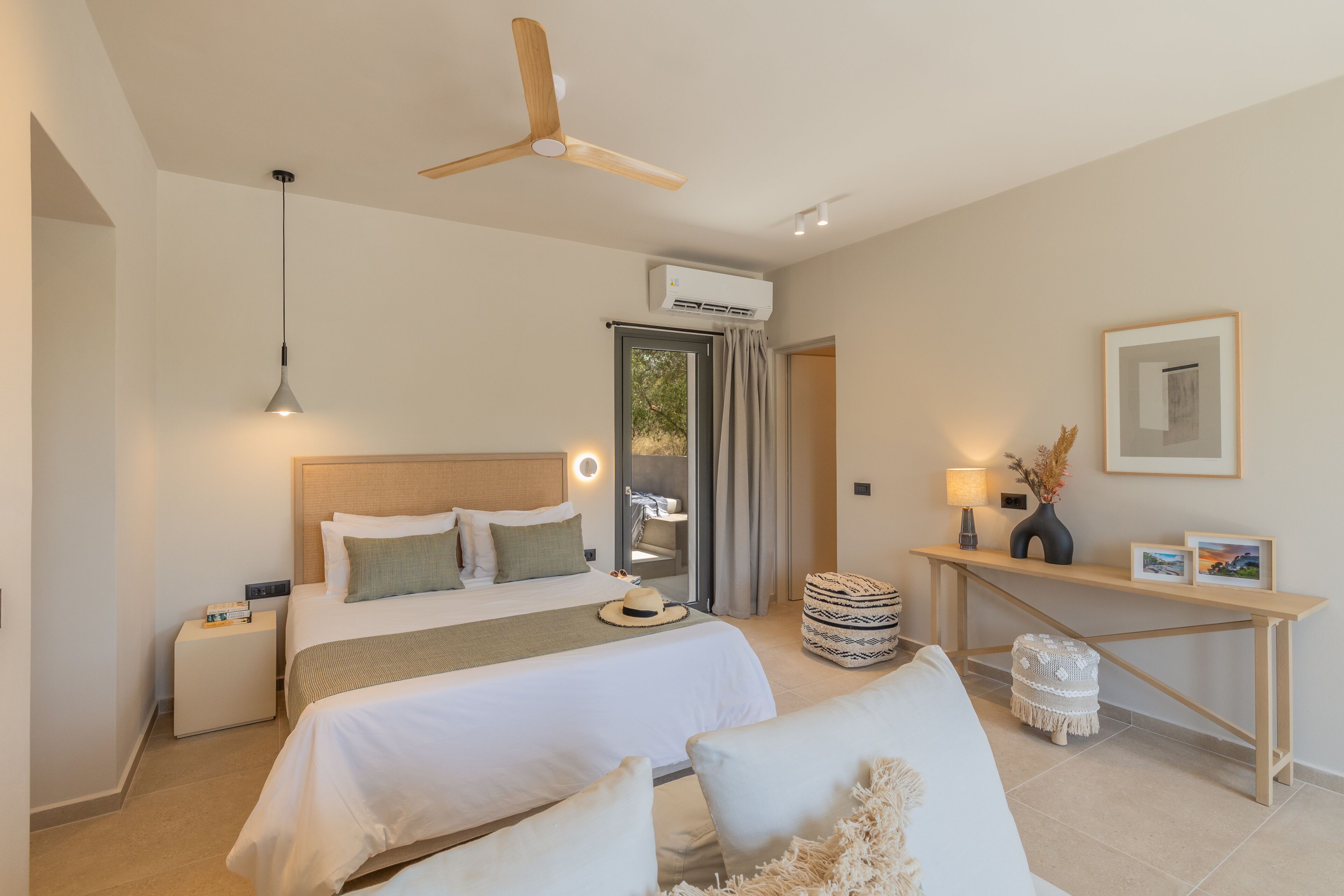 Junior-Suite, Gartenblick | 1 Schlafzimmer, hochwertige Bettwaren, Betten mit Memory-Foam-Matratzen