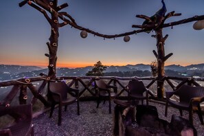 Interior - The Tahoma Stays (Dhari)