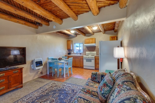 Quiet Mora Hideaway: 35 Mi to Angel Fire Resort!