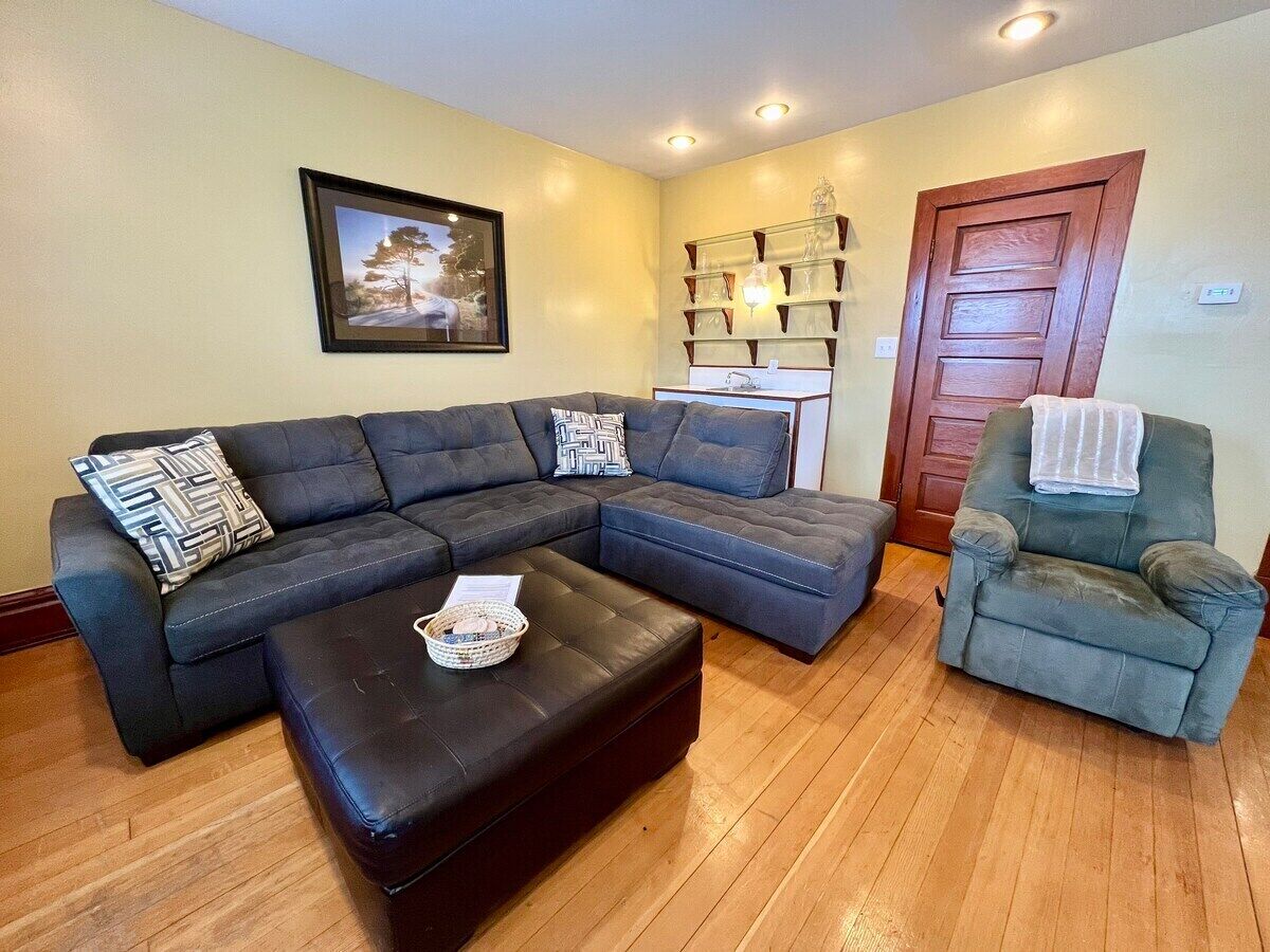 The Missouri: 2 bed Apartment Dog Friendly