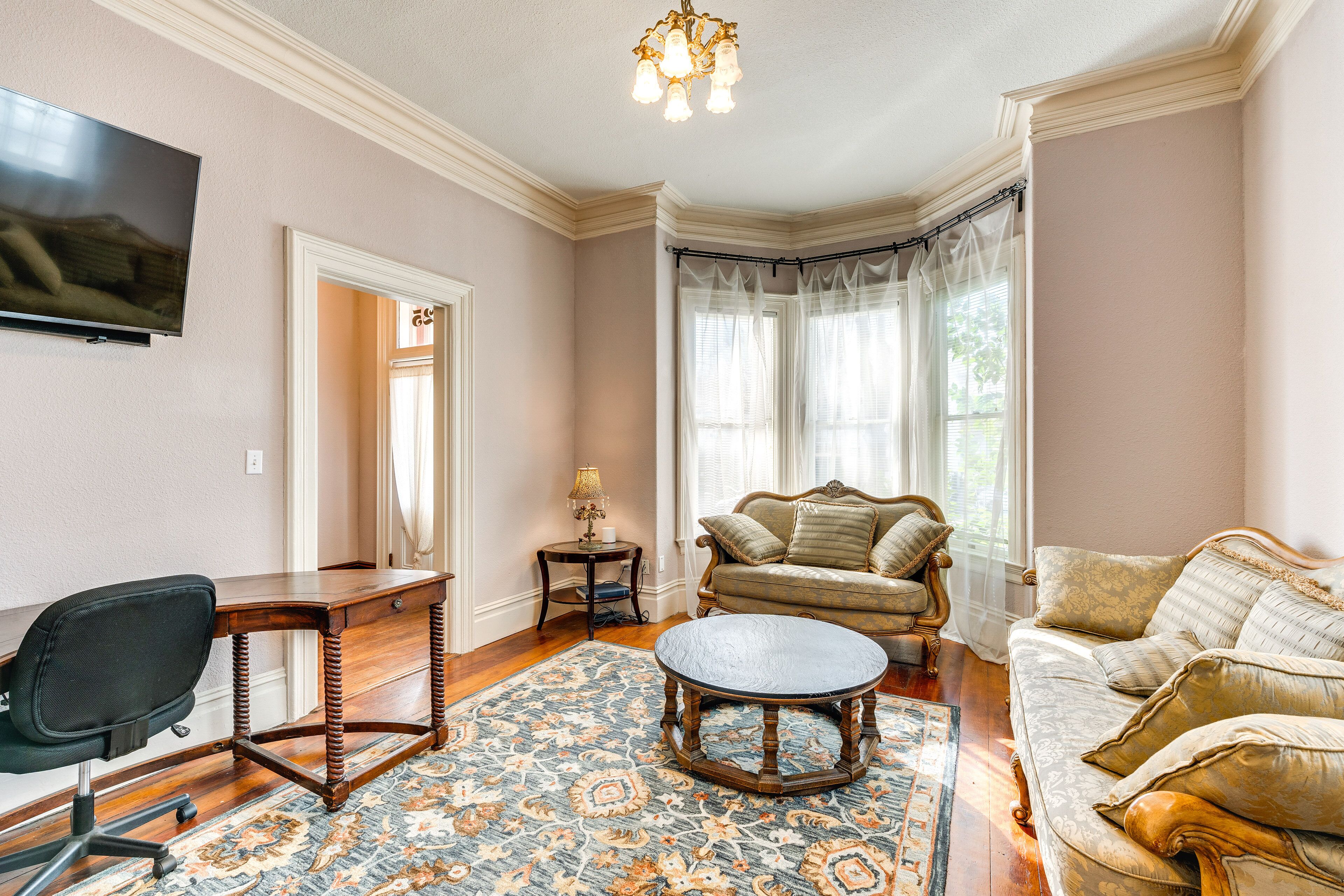Stylish Sacramento Retreat < 1 Mi to Downtown!