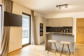 Fridge, microwave, oven, dishwasher