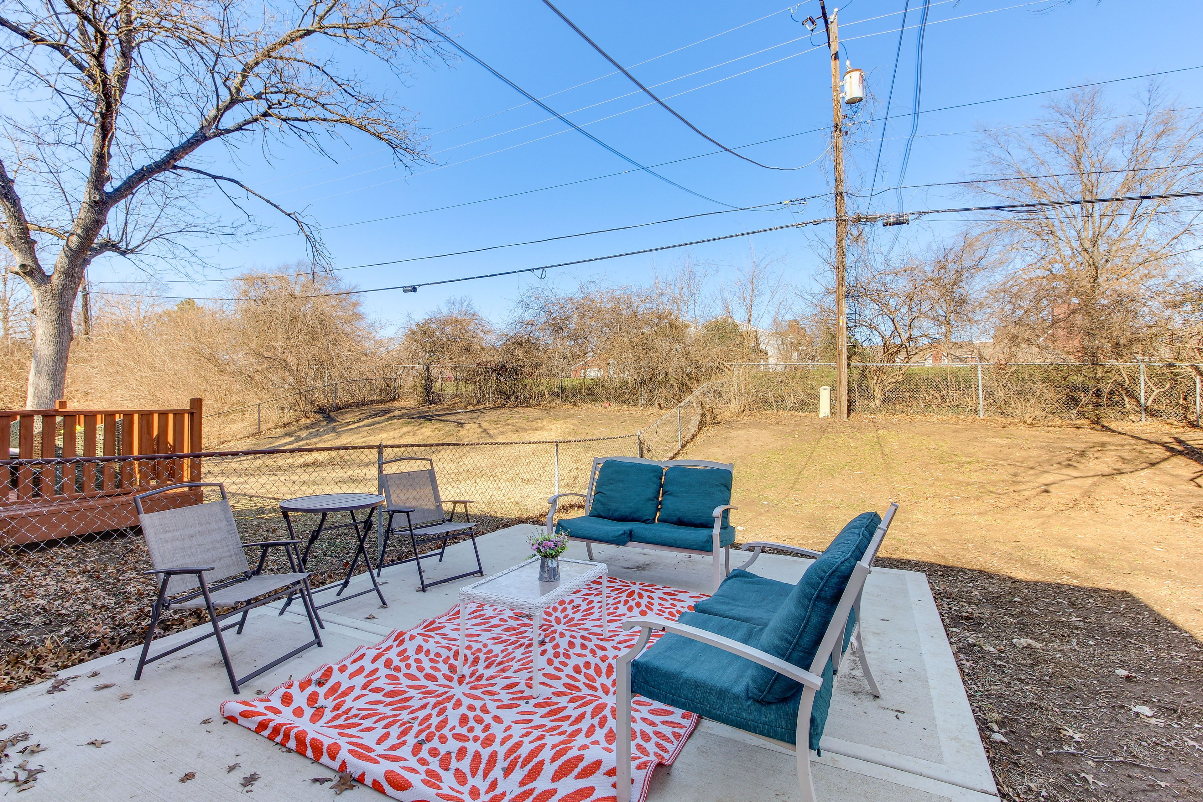 Pet-Friendly Vacation Rental: 10 Mi to Kansas City