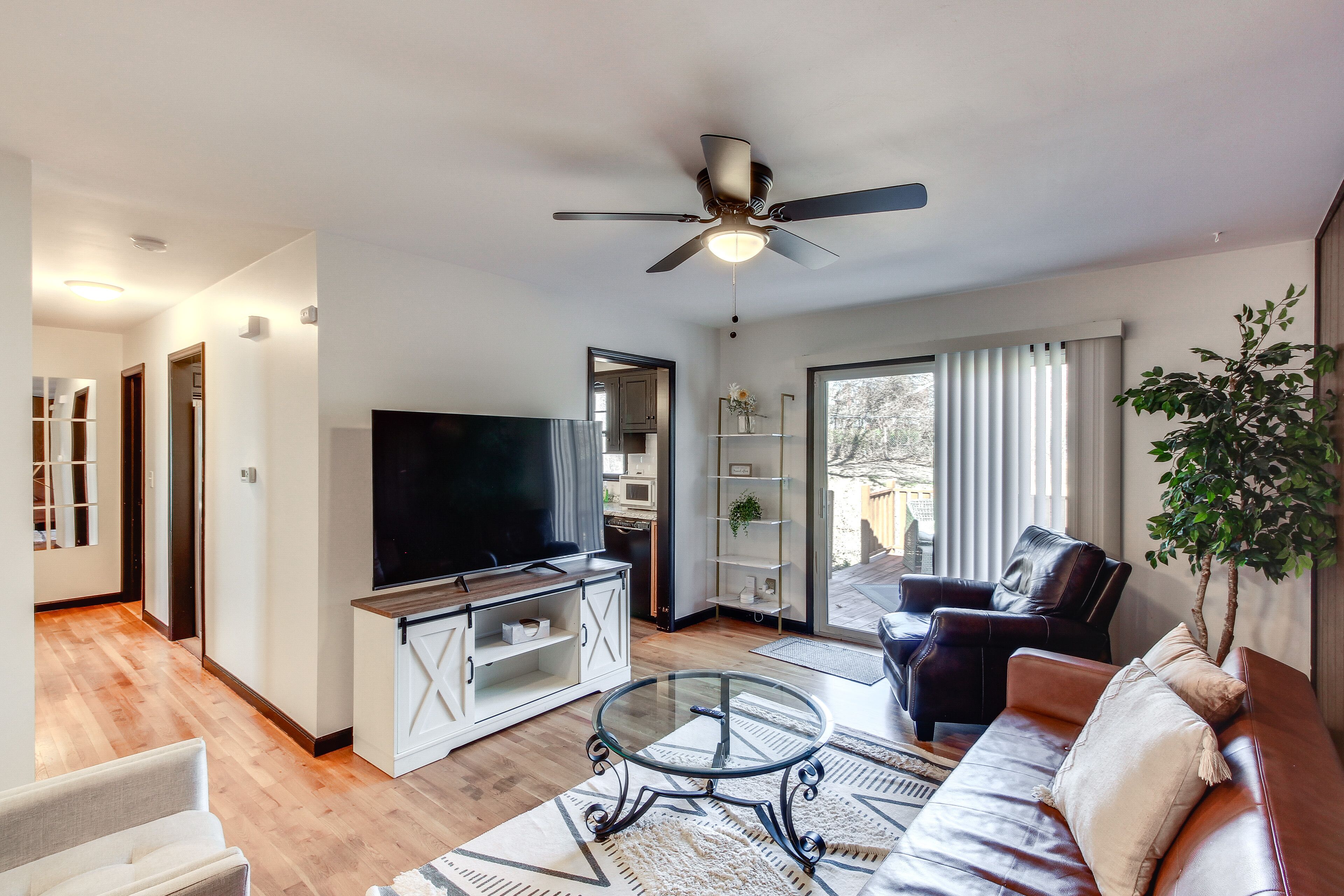 Pet-Friendly Merriam Home < 2 Mi to Downtown!