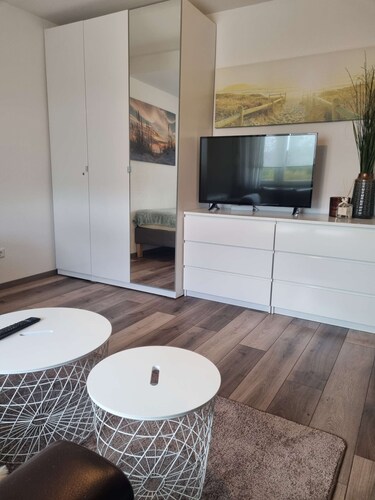 Luxuriöse großzügige Wohnung mit zwei Schlafzimmer