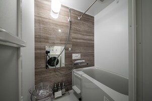 Basic Apartment | Bathroom | Slippers