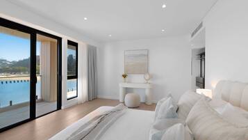 4 bedrooms, desk, iron/ironing board, travel cot