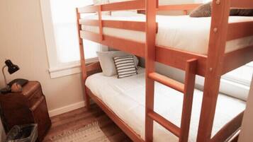 2 bedrooms, desk, iron/ironing board, travel crib